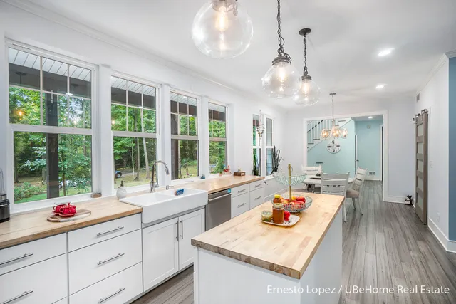 $925,000 | 6467 118th Avenue, Fennville, MI 49408