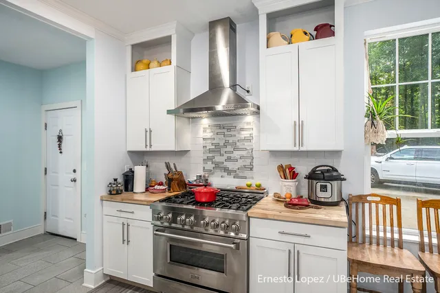 $925,000 | 6467 118th Avenue, Fennville, MI 49408