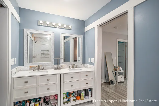 $925,000 | 6467 118th Avenue, Fennville, MI 49408