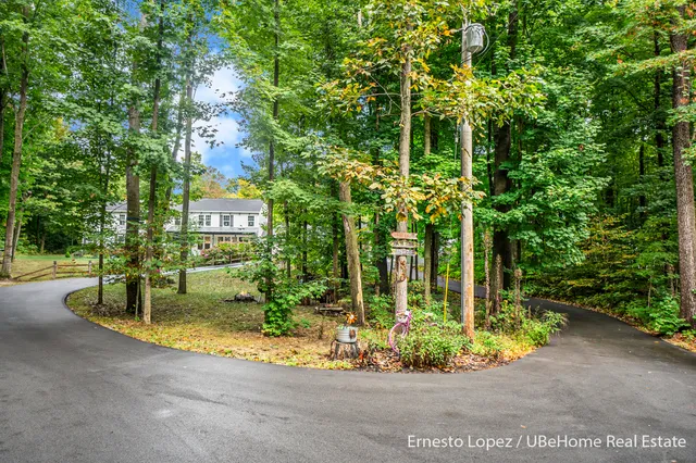 $925,000 | 6467 118th Avenue, Fennville, MI 49408