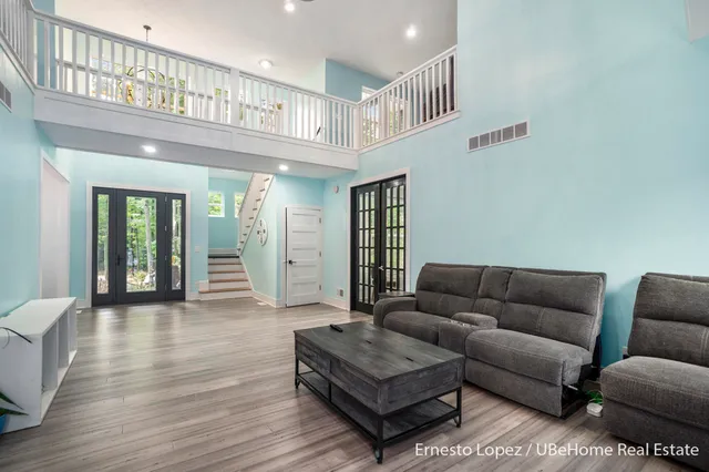 $925,000 | 6467 118th Avenue, Fennville, MI 49408