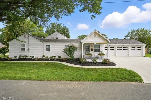 $396,000 | 2001 Brownlee Avenue, Youngstown, OH 44514