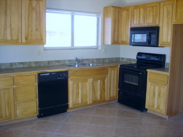 23015 West Montgomery Road Wittmann, AZ 85361 - Photo 4 of 9 Kitchen
