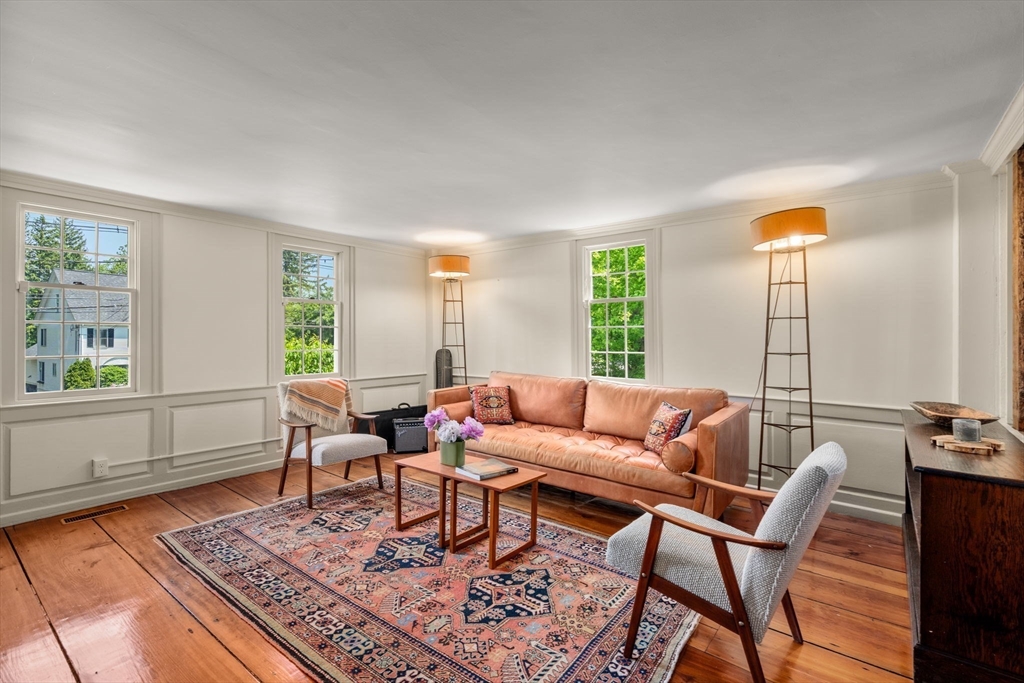 391 Dedham Street Newton, MA 02459 - Photo 5 of 29