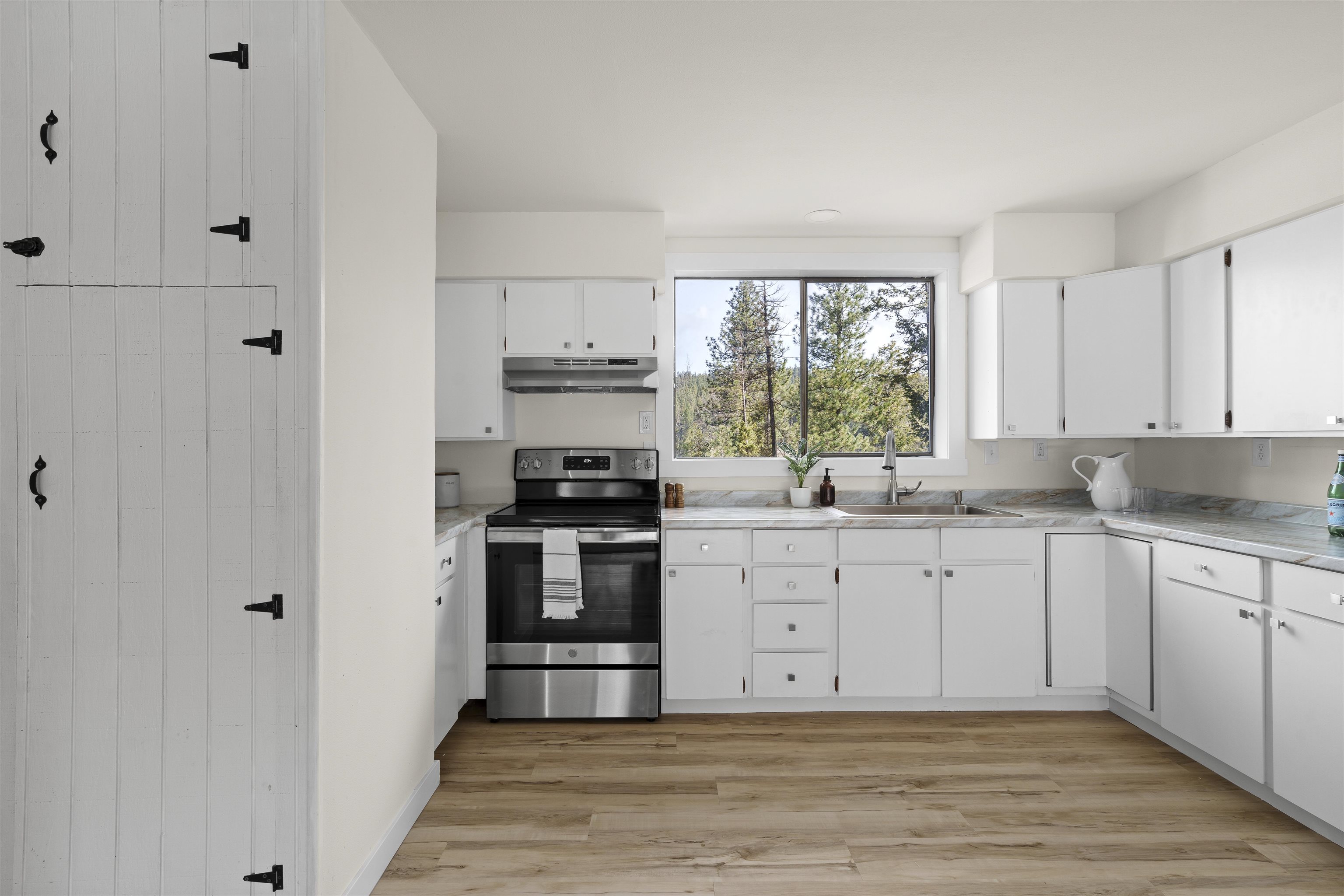 9011 South Madison Road Valleyford, WA 99036 - Photo 9 of 32 Gallery Image 9