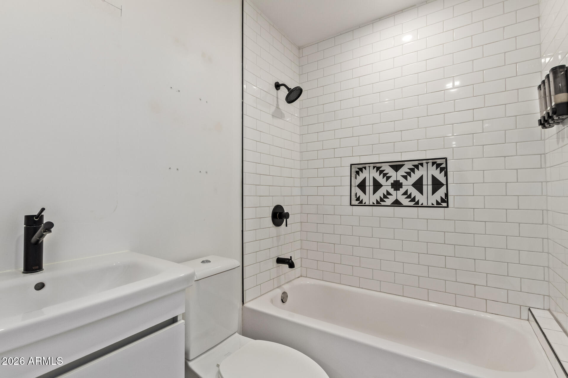 4121 West Alta Vista Road Phoenix, AZ 85041 - Photo 11 of 19 Bathroom #2