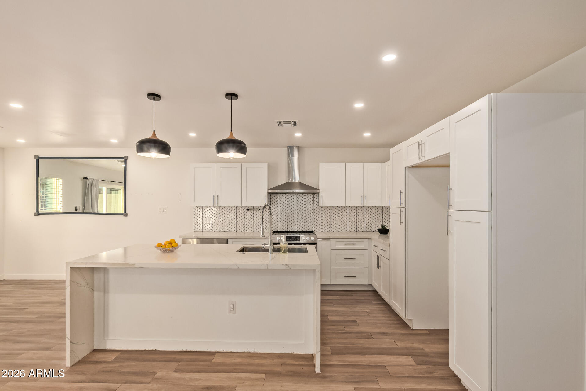 4121 West Alta Vista Road Phoenix, AZ 85041 - Photo 6 of 19 Kitchen