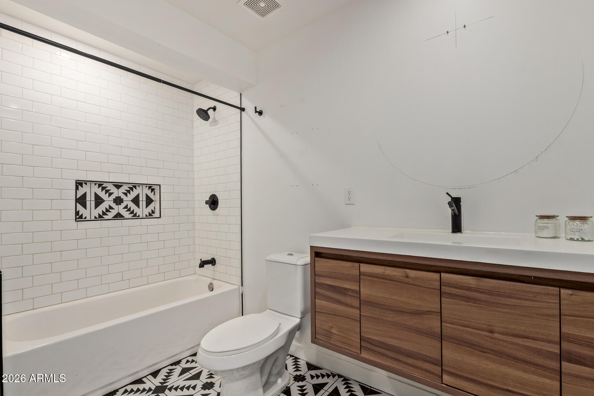 4121 West Alta Vista Road Phoenix, AZ 85041 - Photo 8 of 19 Bathroom #1