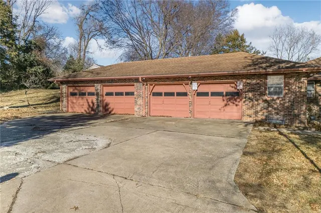 $260,000 | 1910 South 28th Street, St. Joseph, MO 64507