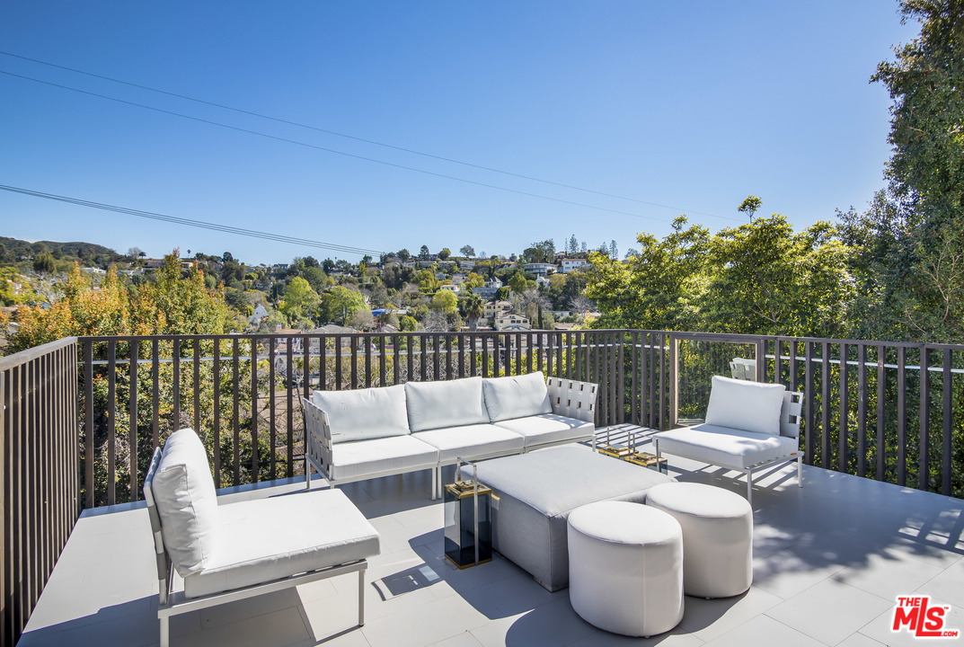 3354 Troy Drive Los Angeles, CA 90068 - Photo 12 of 14