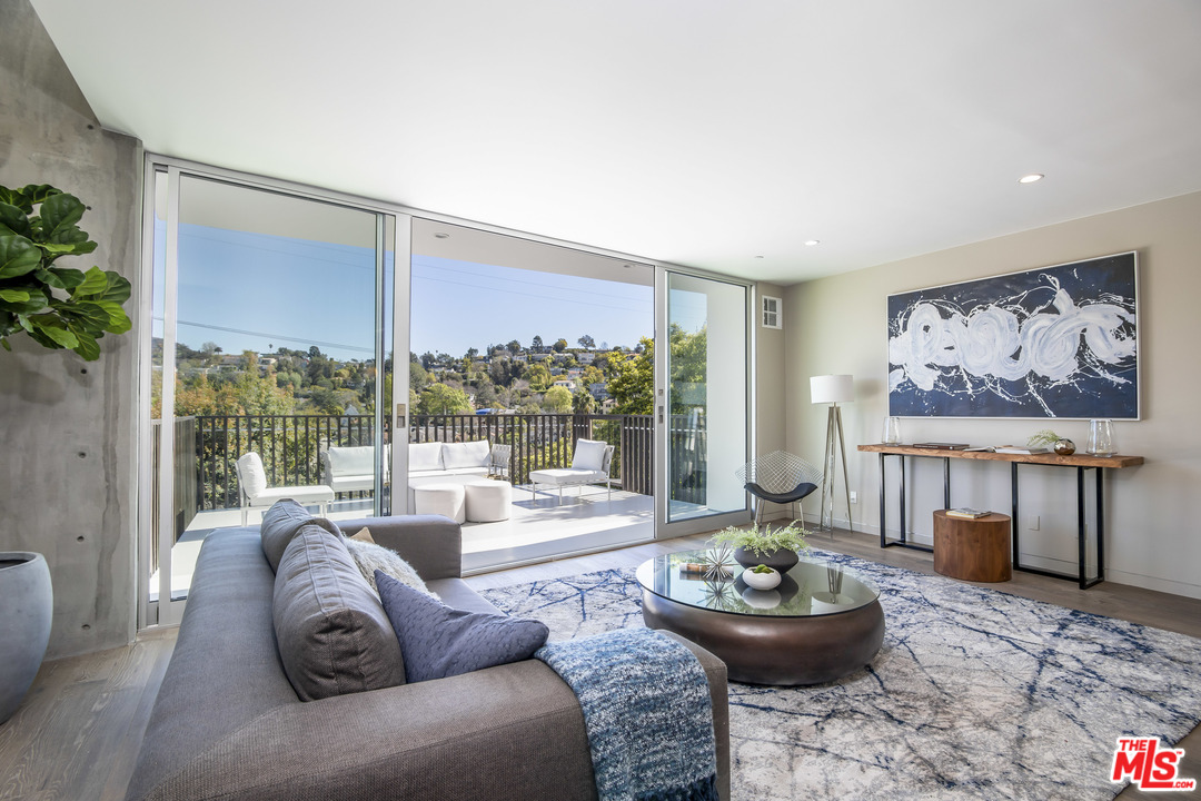 3354 Troy Drive Los Angeles, CA 90068 - Photo 8 of 14