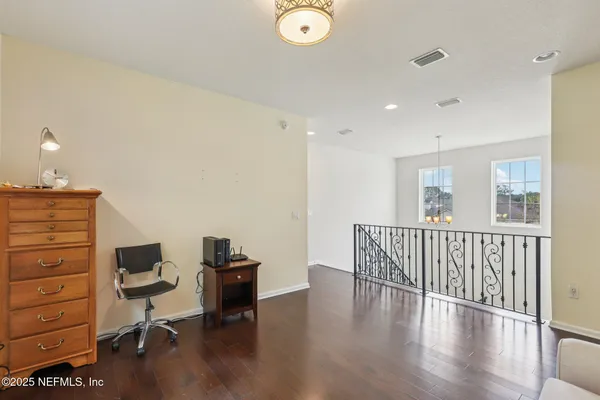 a view of livingroom with furniture