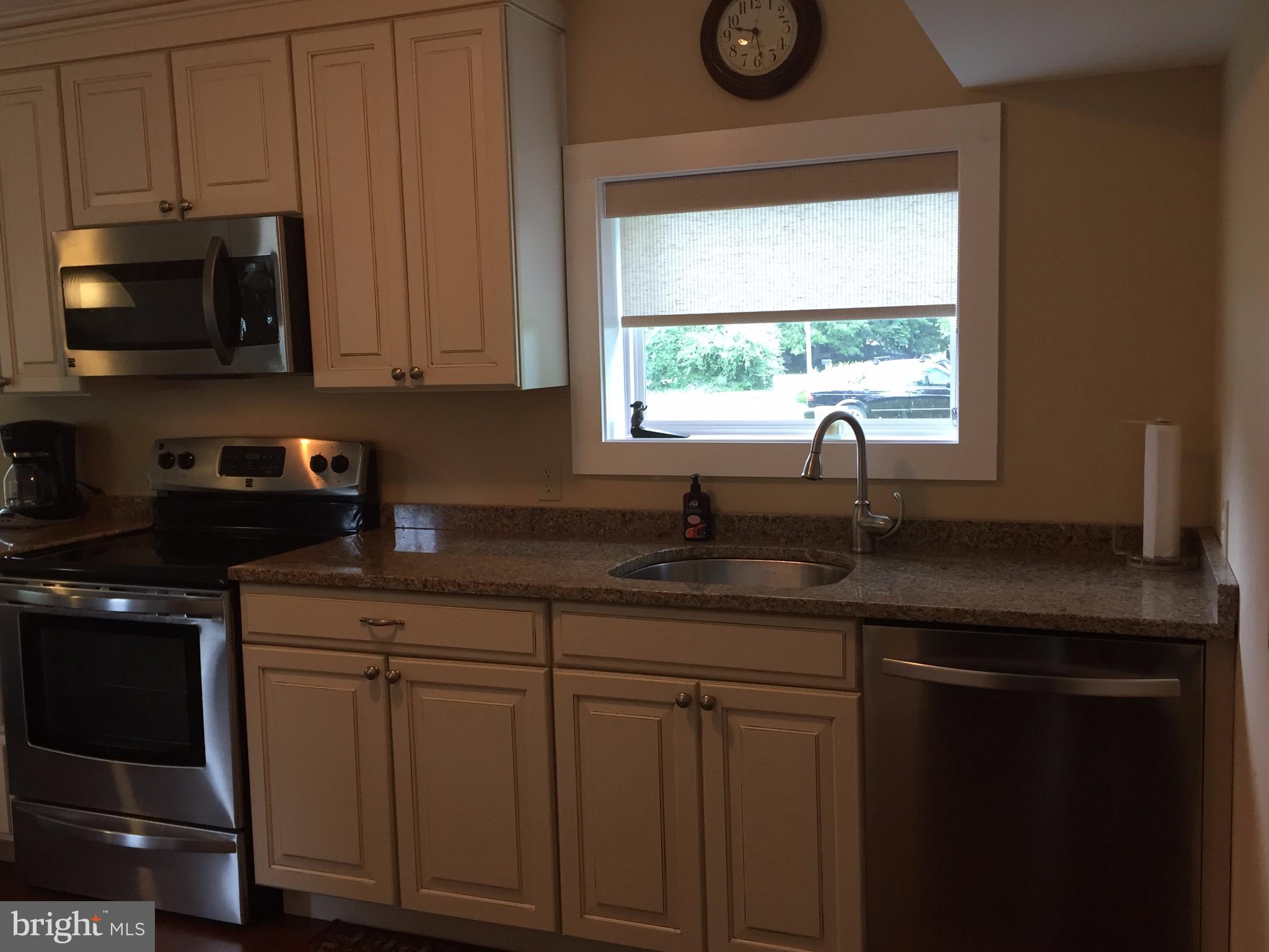 1401 Cox Neck Road Chester, MD 21619 - Photo 5 of 32 Upgraded cabinetry with Granite counters
