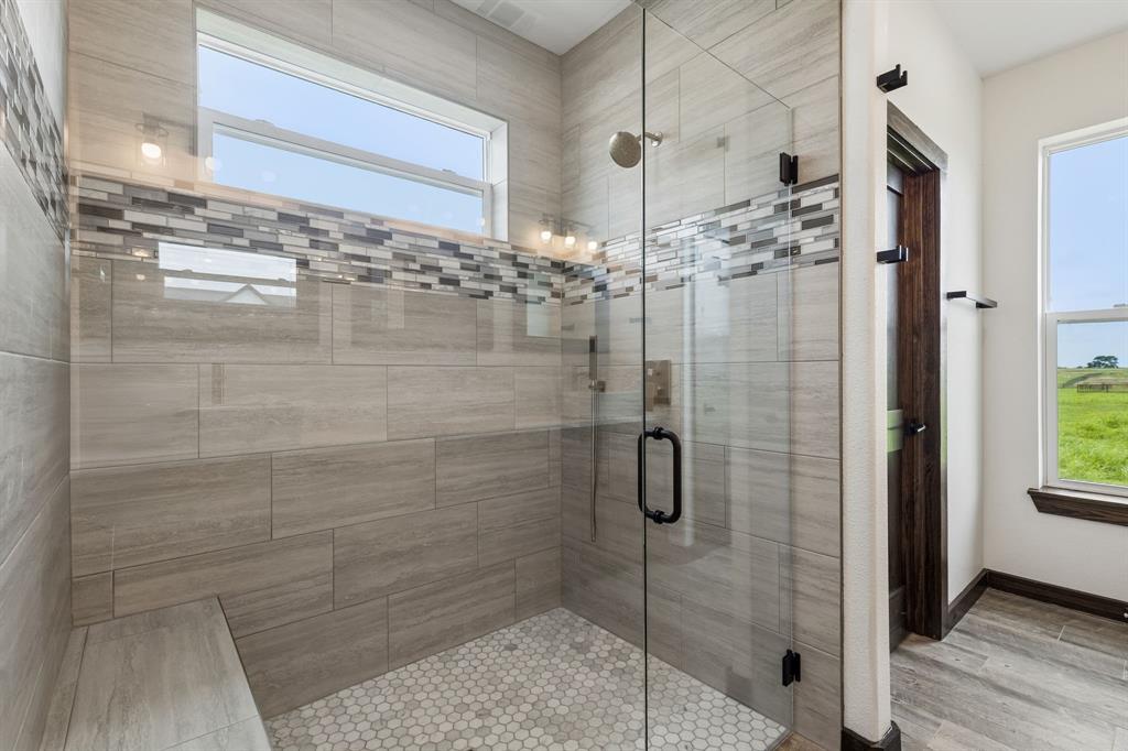 835 Clb Lk Road Whitesboro, TX 76273 - Photo 11 of 24 Primary Ensuite Bath