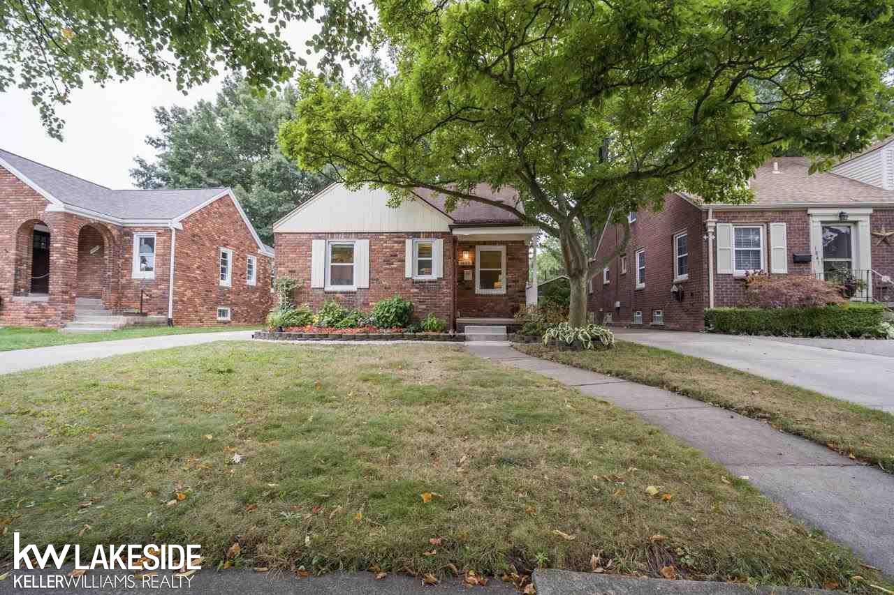 1833 Hampton Road Grosse Pointe, MI 48236 - Photo 4 of 45
