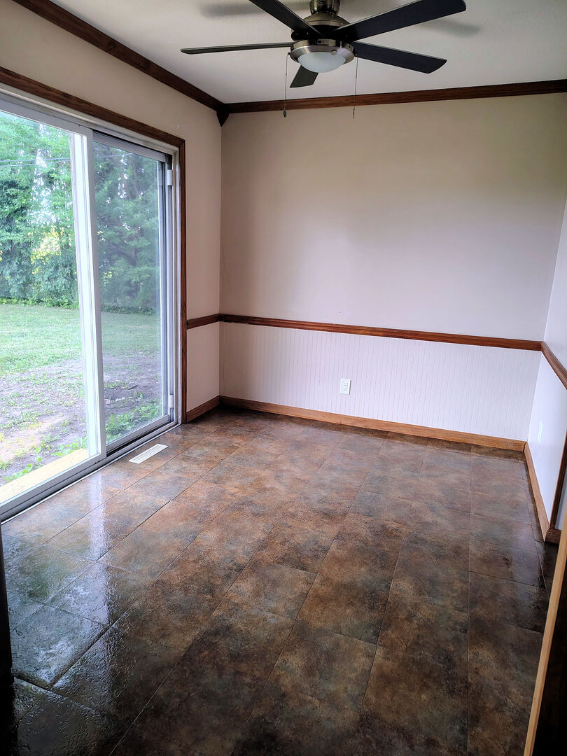 1036 Avenue East Rochelle, IL 61068 - Photo 4 of 12