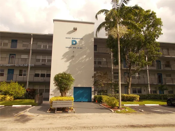 $1,690 | 13450 Southwest 3rd Street, Unit 212D, Pembroke Pines, FL 33027