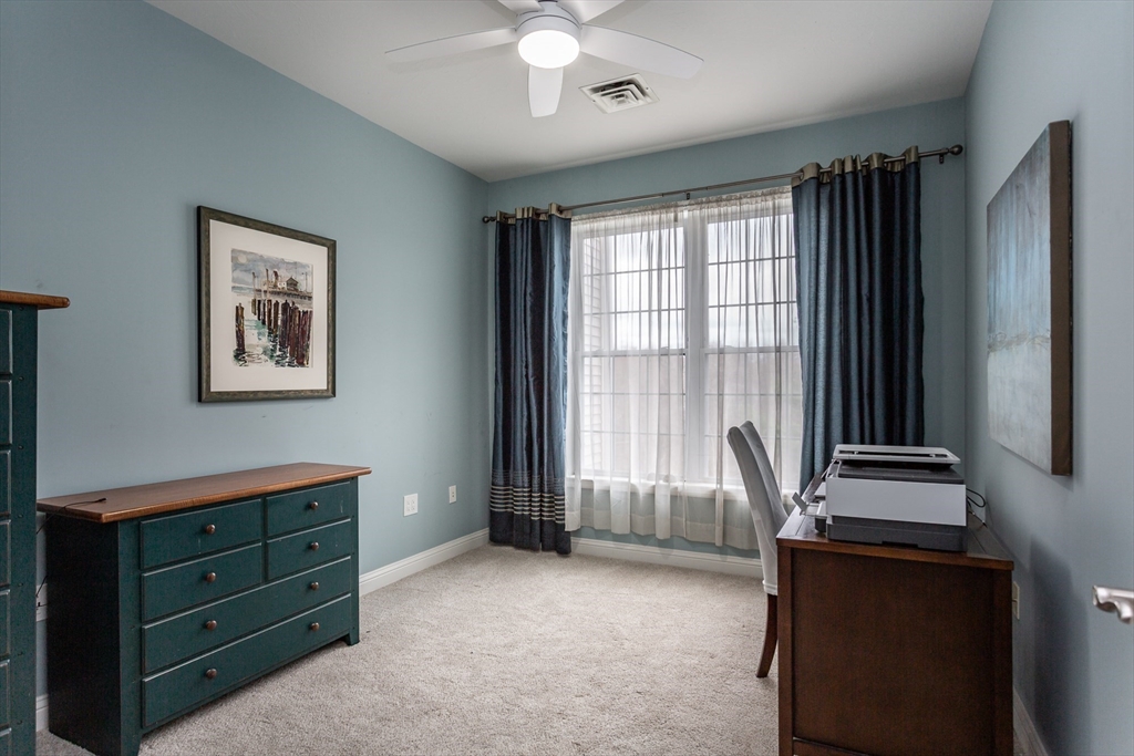 1481 Phillips Road, Unit 1305 New Bedford, MA 02745 - Photo 20 of 34 a livingroom with window