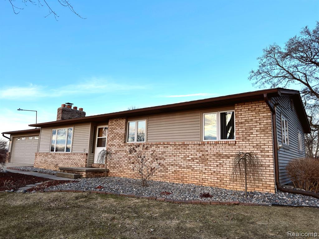 8860 South Orr Road Freeland, MI 48623 - Photo 1 of 47