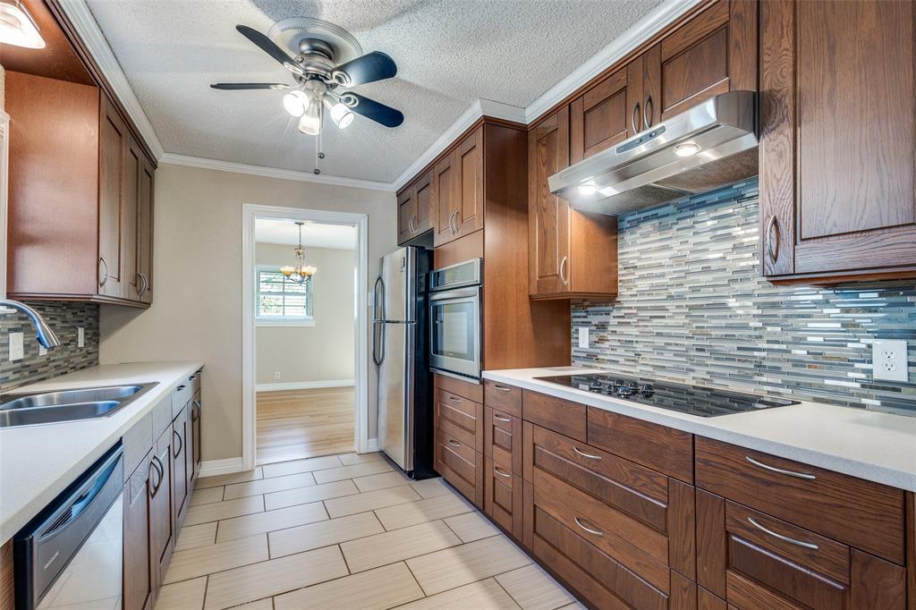 433 Fulton Street Denton, TX 76201 - Photo 11 of 25 GRANITE COUNTERTOPS~