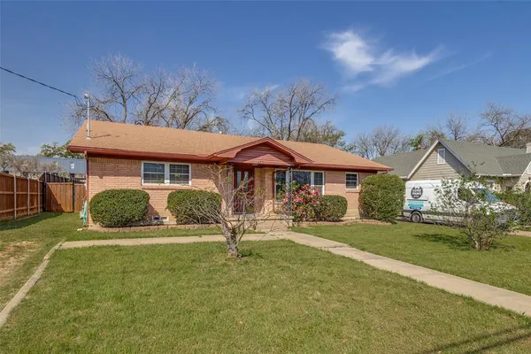 $330,000 | 433 Fulton Street, Denton, TX 76201