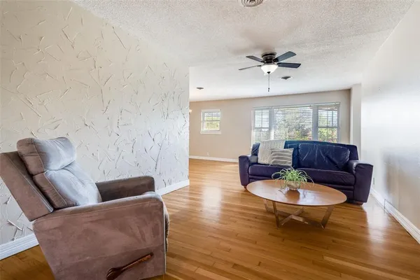 $330,000 | 433 Fulton Street, Denton, TX 76201