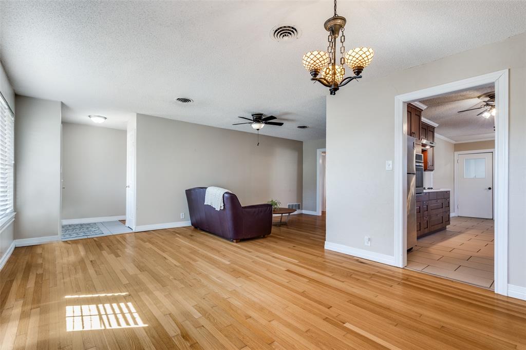 433 Fulton Street Denton, TX 76201 - Photo 7 of 25 DINING & LIVING COMBINED ARE PERFECT FOR ENTERTANING~