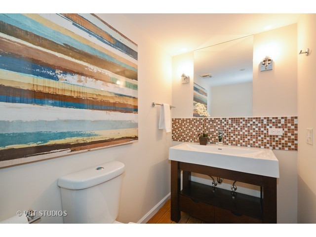 306 Spring Avenue Naperville, IL 60540 - Photo 24 of 25 a view of bathroom sink