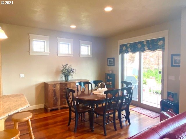 2819 Game Farm Road Springfield, OR 97477 - Photo 12 of 32