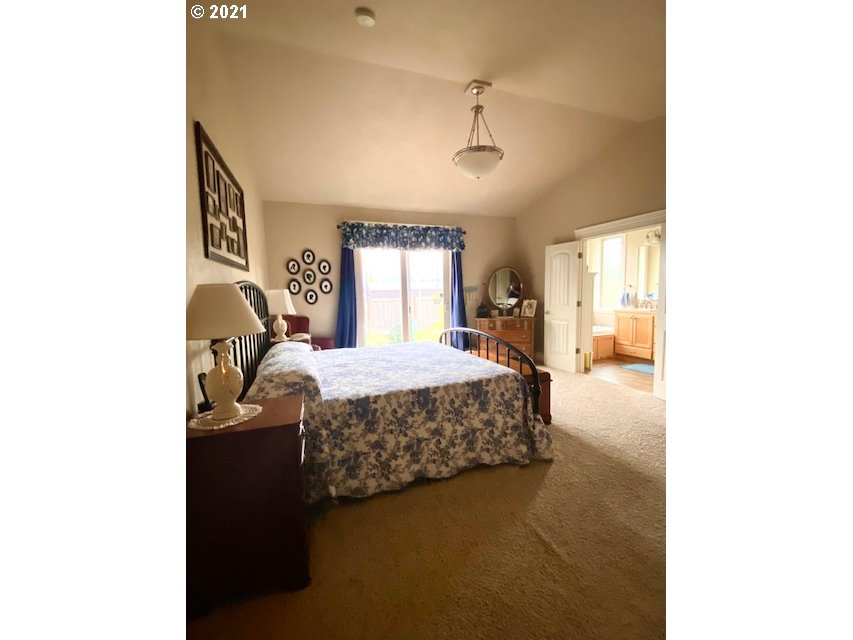 2819 Game Farm Road Springfield, OR 97477 - Photo 14 of 32