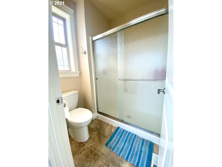 2819 Game Farm Road Springfield, OR 97477 - Photo 17 of 32