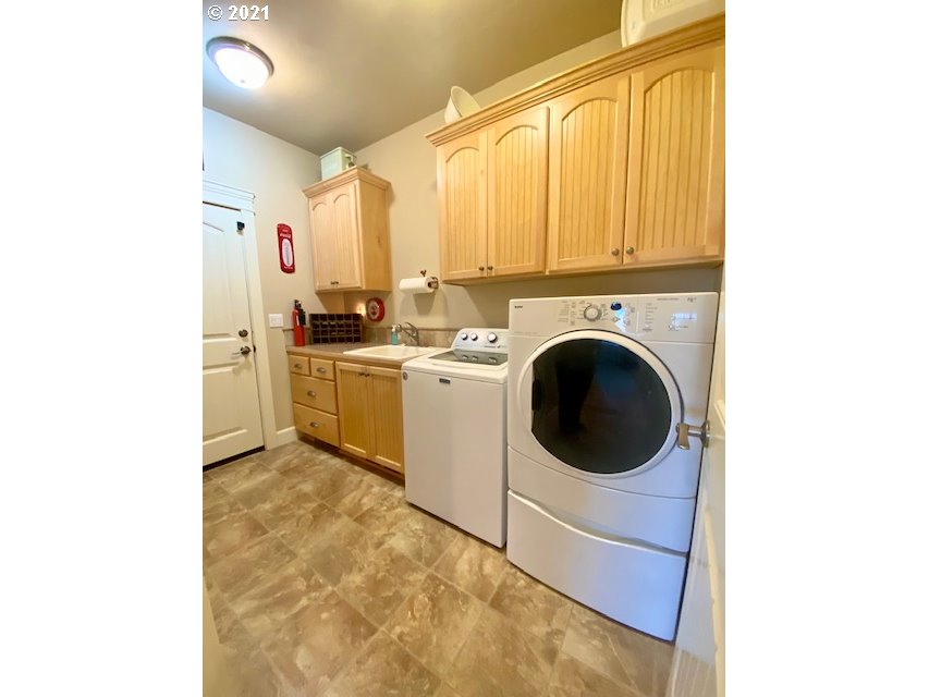2819 Game Farm Road Springfield, OR 97477 - Photo 22 of 32