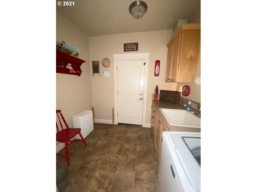 2819 Game Farm Road Springfield, OR 97477 - Photo 23 of 32