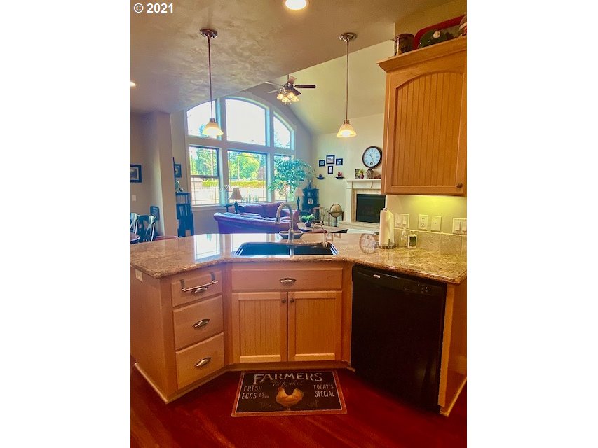 2819 Game Farm Road Springfield, OR 97477 - Photo 7 of 32
