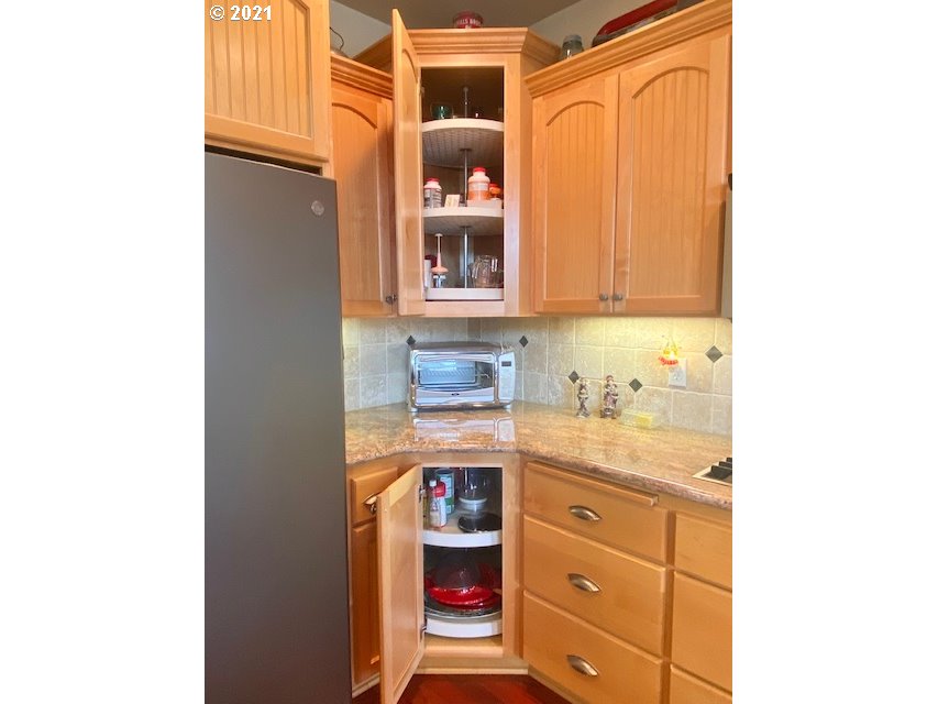 2819 Game Farm Road Springfield, OR 97477 - Photo 10 of 32