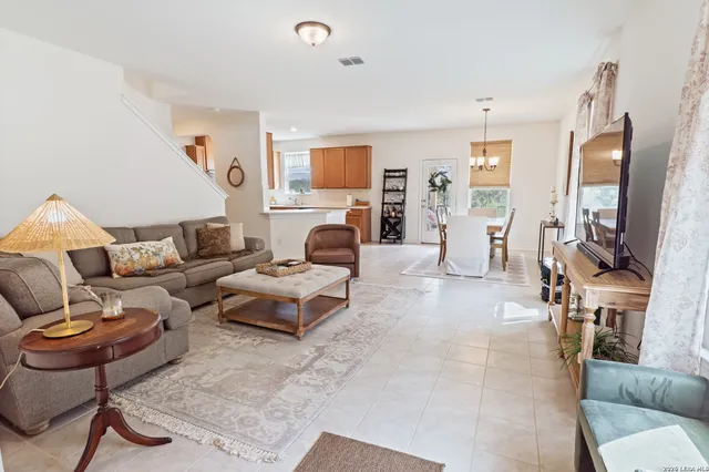 $1,975 | 15787 Selene View, San Antonio, TX 78245