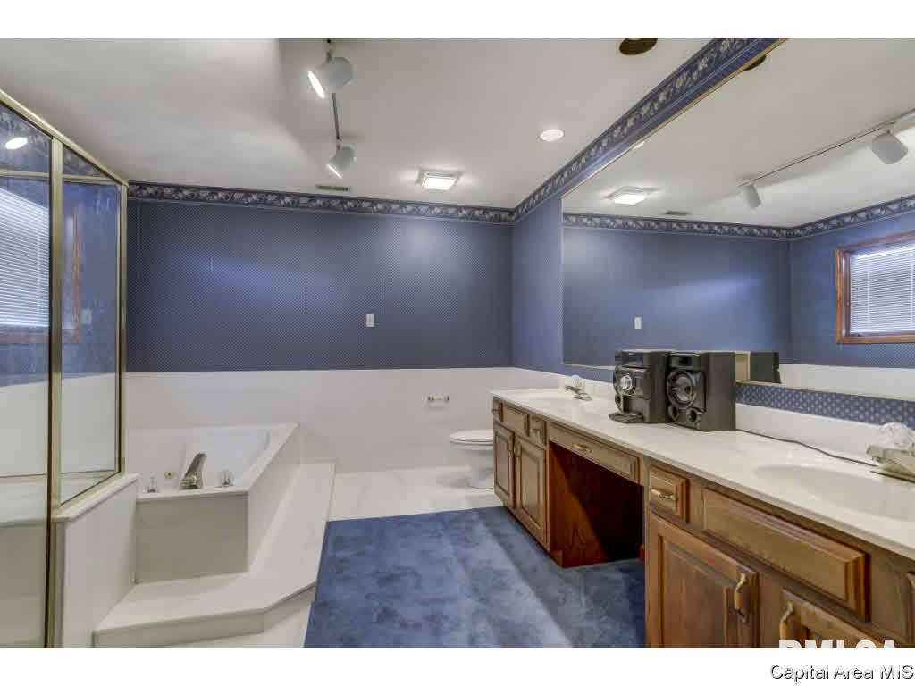 809 Wood Pointe Drive Springfield, IL 62702 - Photo 13 of 32