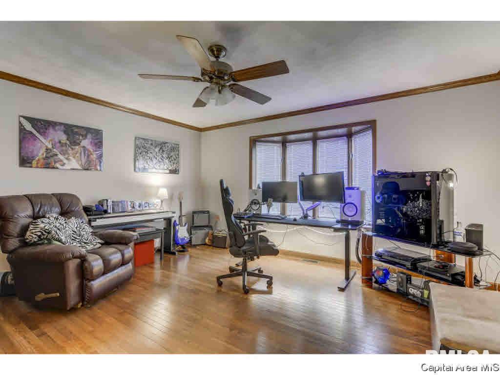809 Wood Pointe Drive Springfield, IL 62702 - Photo 18 of 32