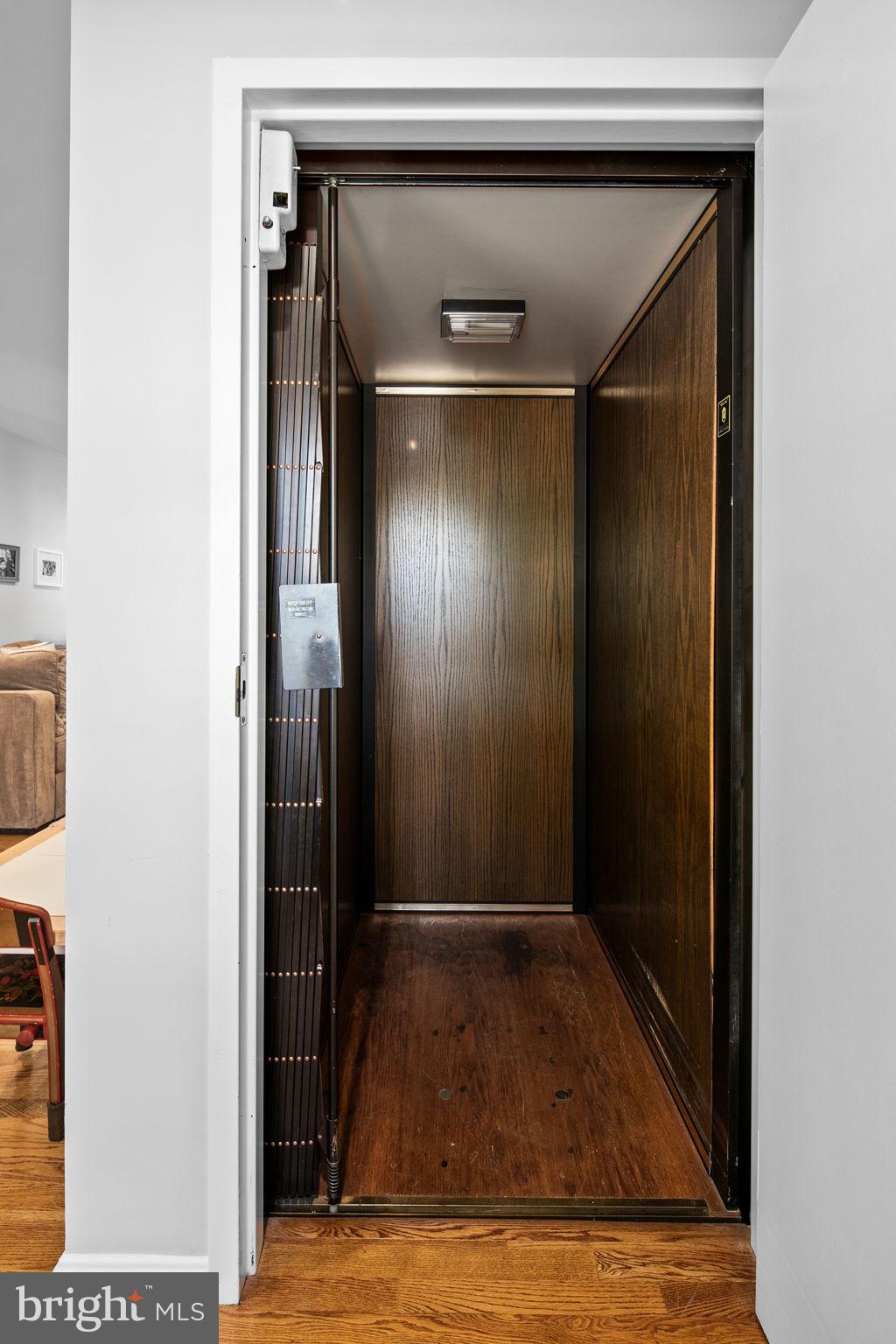 11903 Blue Spruce Road Reston, VA 20191 - Photo 12 of 60 Elevator!!!!