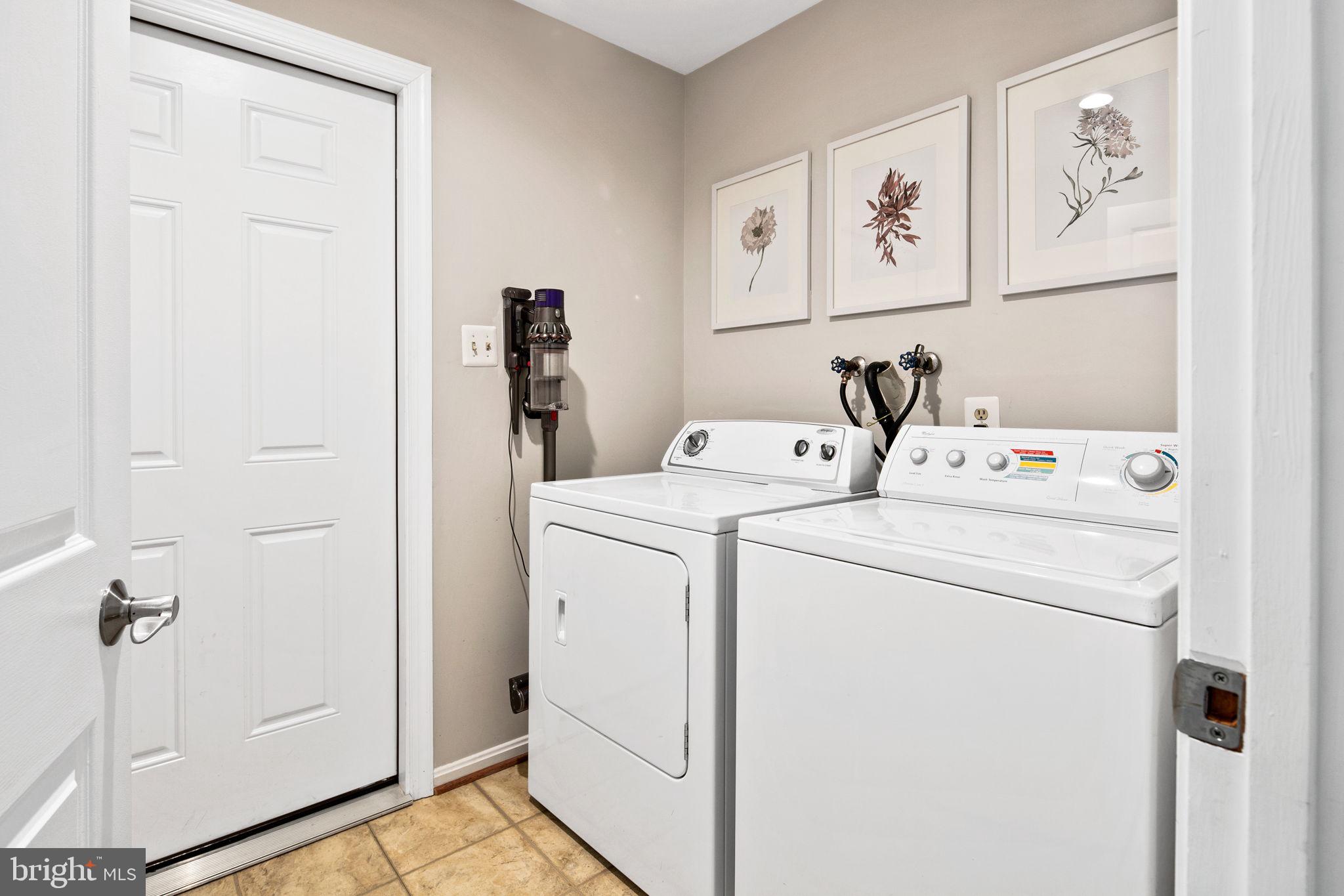 11903 Blue Spruce Road Reston, VA 20191 - Photo 27 of 60 Main level laundry/ Mudroom