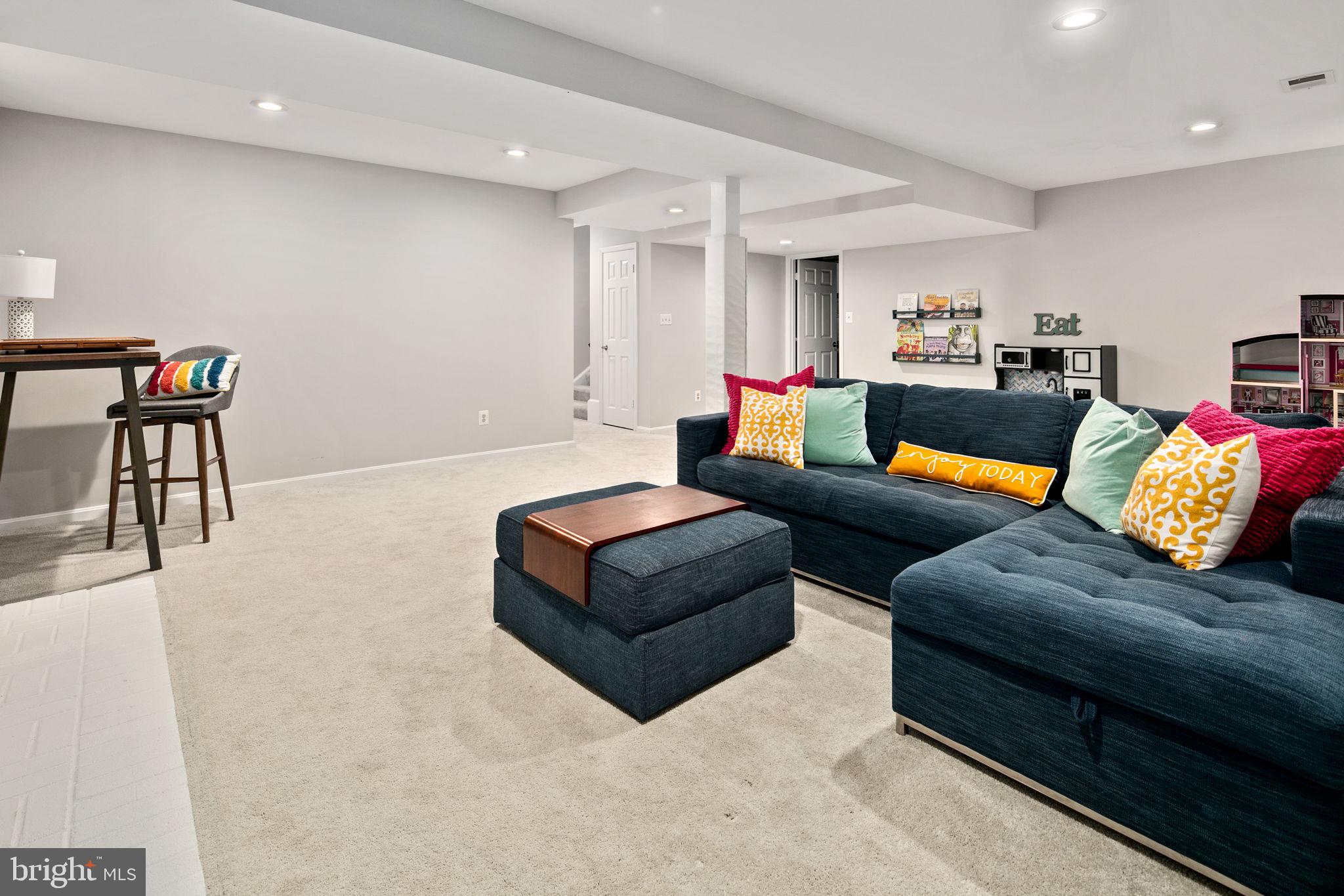 11903 Blue Spruce Road Reston, VA 20191 - Photo 49 of 60 recess lighting