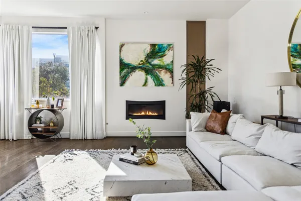 $7,000 | 306 West Pierce Street, Houston, TX 77019