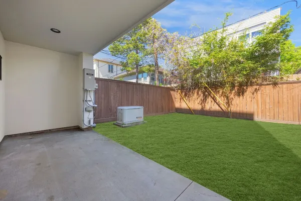 $6,750 | 306 West Pierce Street, Houston, TX 77019