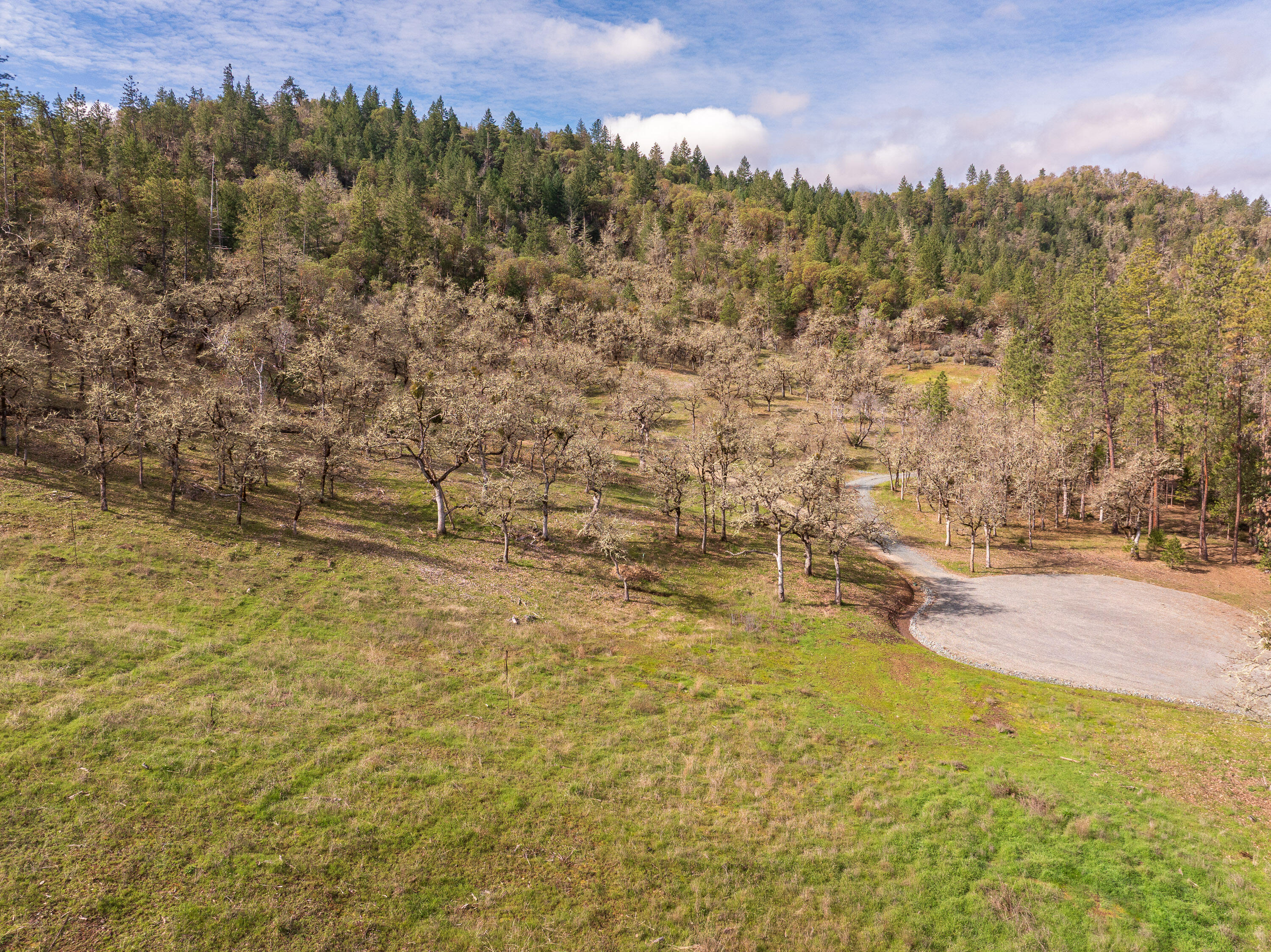 Messinger Road, Unit 300 Williams, OR 97544 - Photo 10 of 11 a view of lake view and mountain