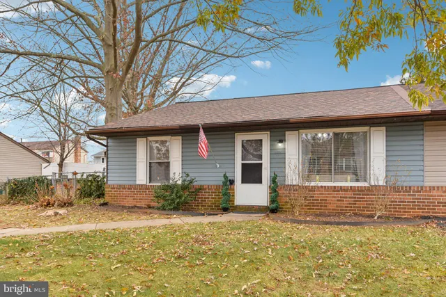 $285,000 | 827 Johahn Drive, Westminster, MD 21158