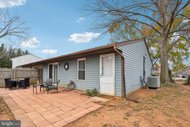 $285,000 | 827 Johahn Drive, Westminster, MD 21158