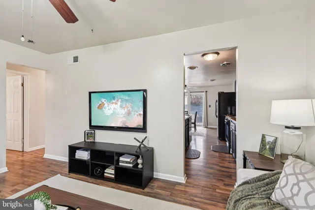 $285,000 | 827 Johahn Drive, Westminster, MD 21158