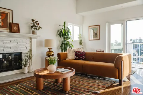 $2,099,000 | 1541 Silverwood Terrace, Los Angeles, CA 90026