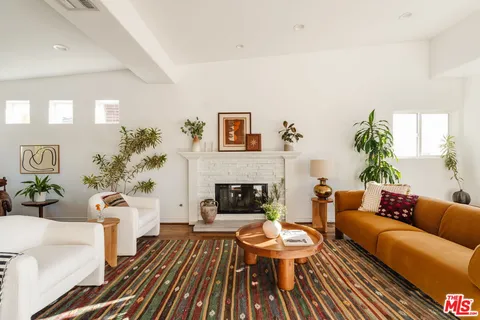 $2,099,000 | 1541 Silverwood Terrace, Los Angeles, CA 90026