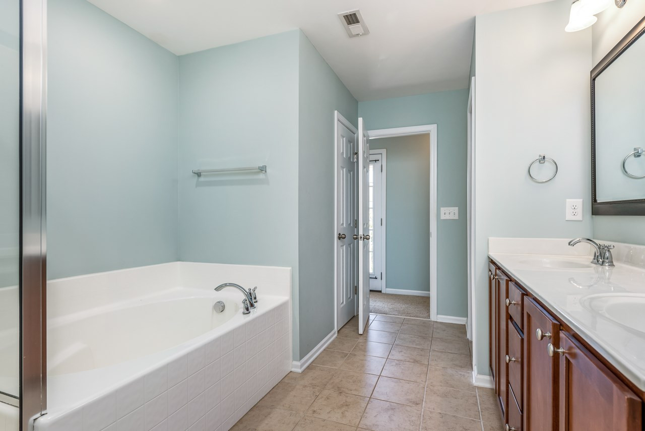 1350 Regulator Street Raleigh, NC 27603 - Photo 16 of 25 M BA w/ Tub & SH